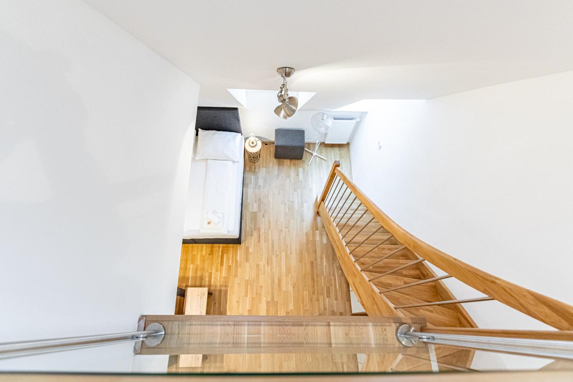 Penthouse By Jr Viena